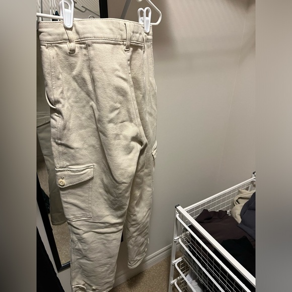 Aritzia Wilfred Modern Cargo Pant - Picture 4 of 5